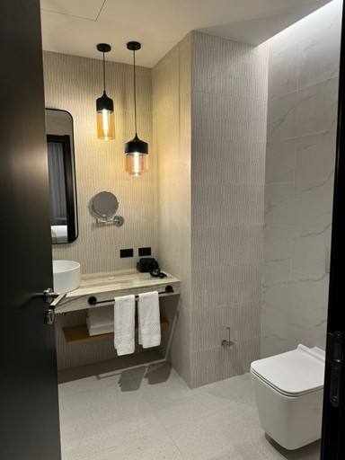 Bathroom 3, Aiden By Best Western Georgetown Guyana, City of Georgetown