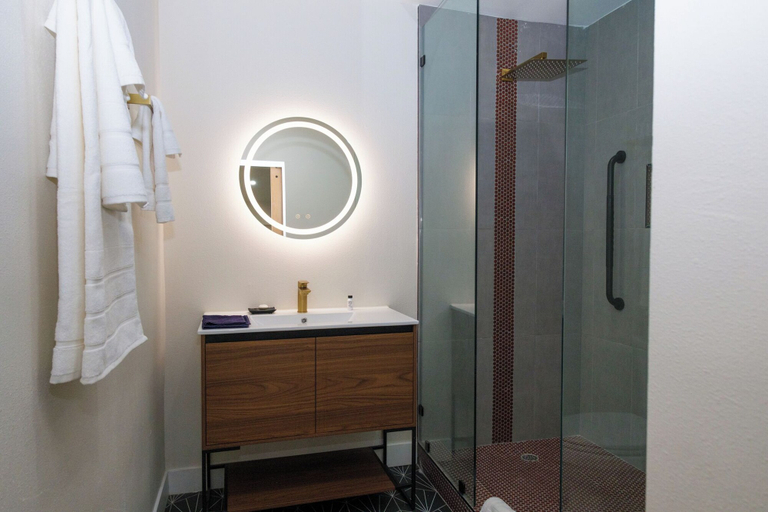 Bathroom 5, Adobe Inn Monterey Park, Los Angeles