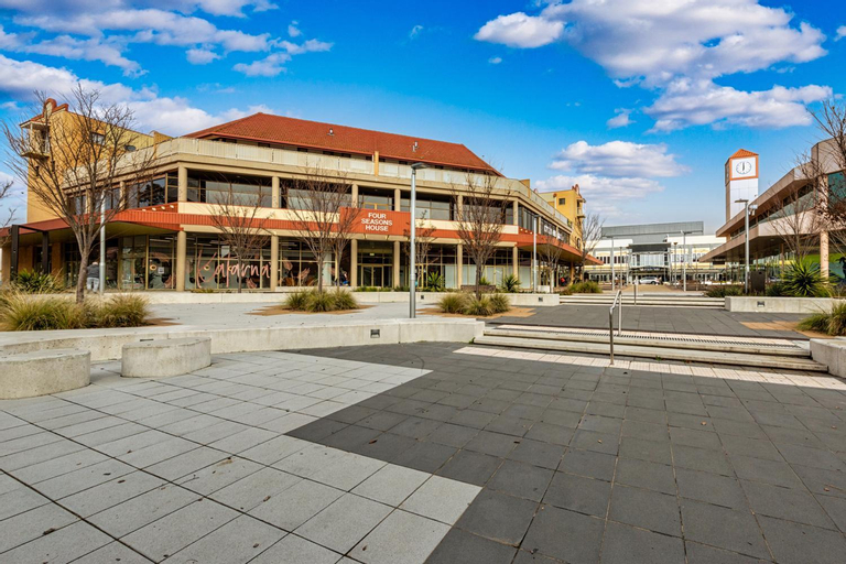 Exterior & Views 1, Tuggeranong Short Stay #08 - Sleeps 6, Canberra