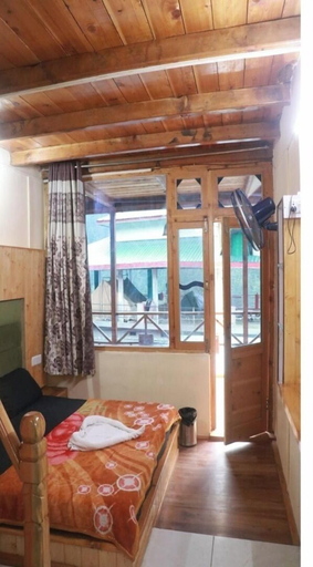 Bedroom 2, Pirates Of Parvati, Kullu