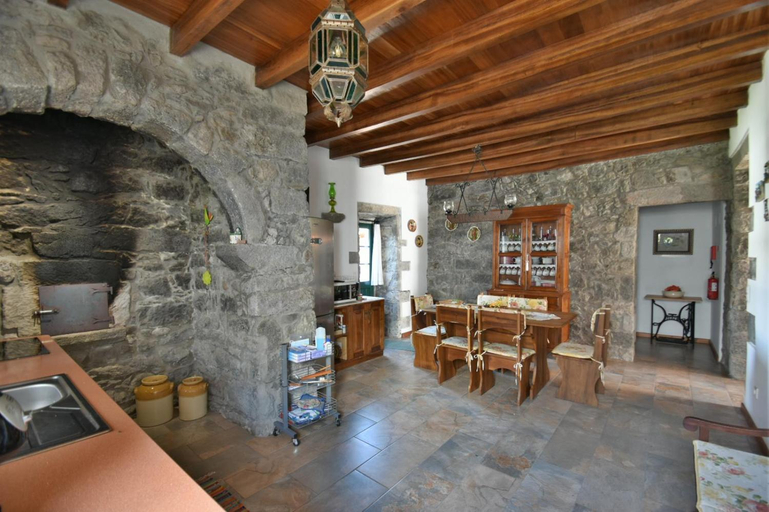Others 5, Charming green country house, Nordeste