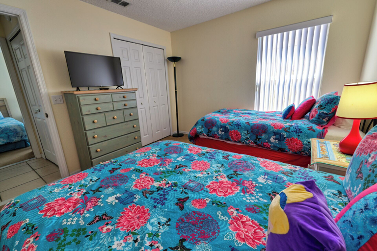 Bedroom 3, Arler House - Amazing 4 Bed 3 Bath - Private Pool, Lake