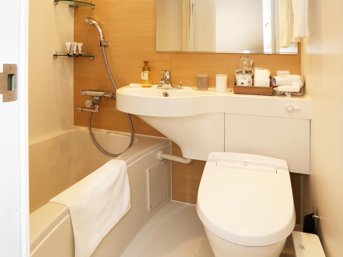 Bathroom 19