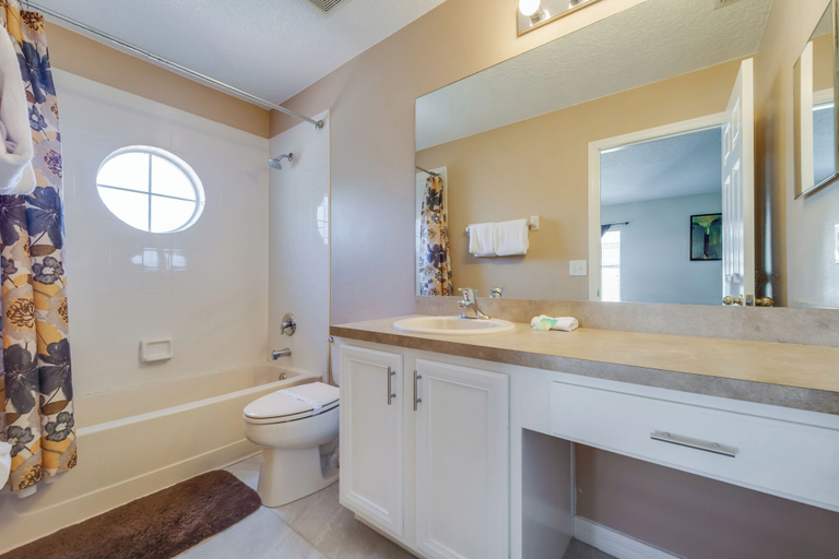 Bathroom 3, Daniel's Solana House, Polk