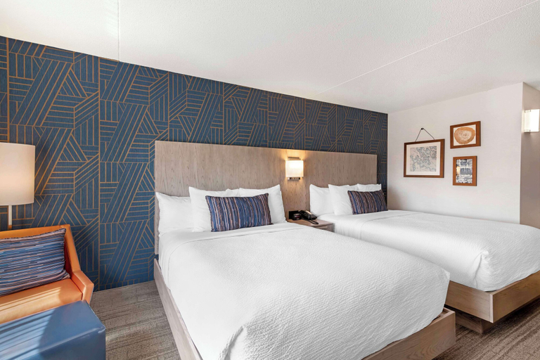 Bedroom 4, Best Western Plus Landmark Inn, Belknap
