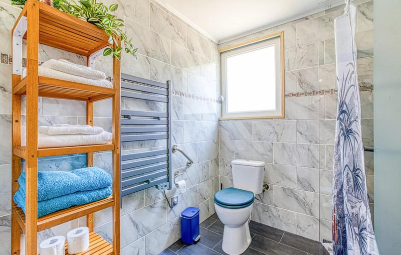 Bathroom 3, Studio du Daudou piscine jacuzzi partages, Tarn-et-Garonne