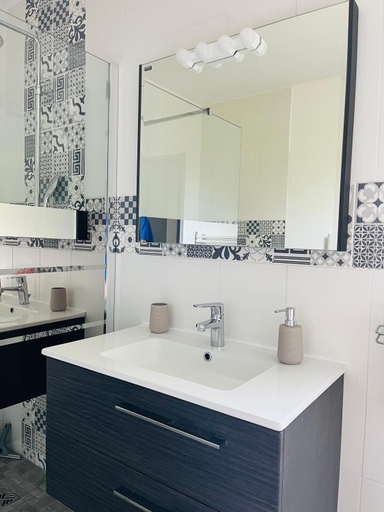 Bathroom 4, Un coin tropical en Provence !, Vaucluse
