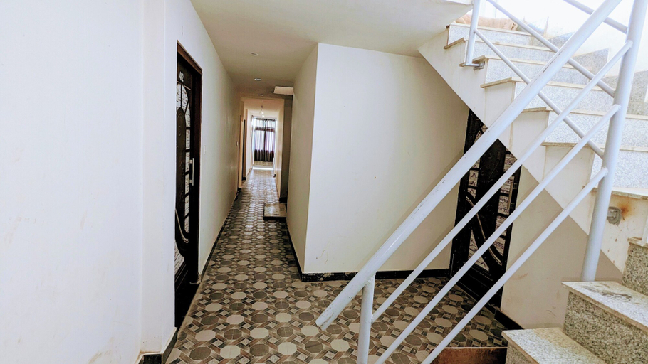 Others 5, Hotel Jee, Varanasi