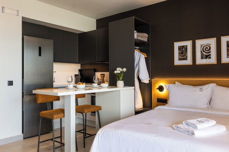 Bedroom 5, Porta Suites, Crete