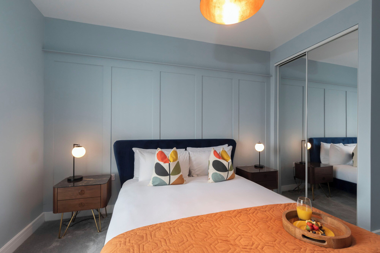 Bedroom 3, Elliot Oliver - Cosy 2 Bedroom Town Centre Apartment, Gloucestershire