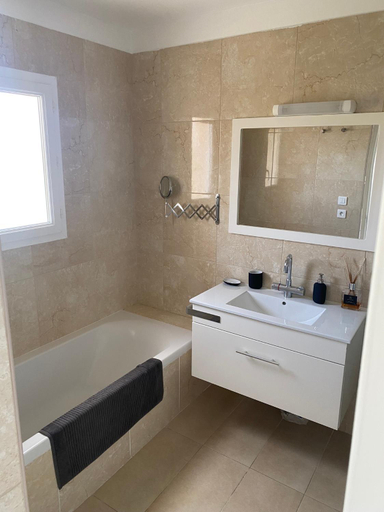 Bathroom 4, Spacieuse Villa Nicoise au calme avec piscine, Alpes-Maritimes