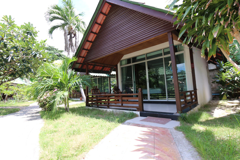 Exterior 1