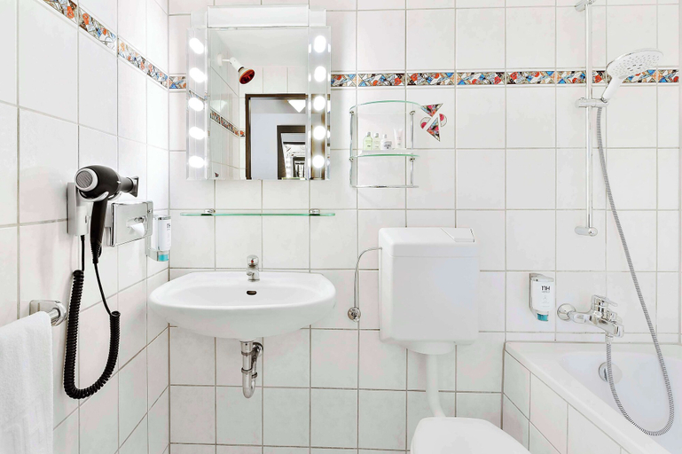 Bathroom 4, NH Mannheim-Viernheim, Bergstraße