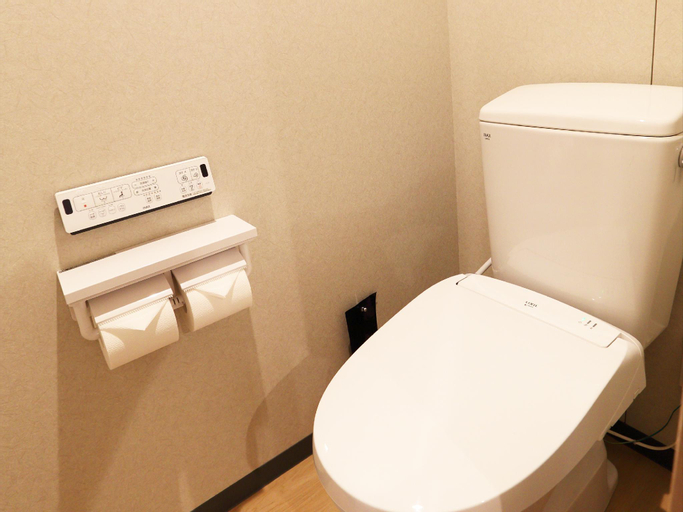 Bathroom 7