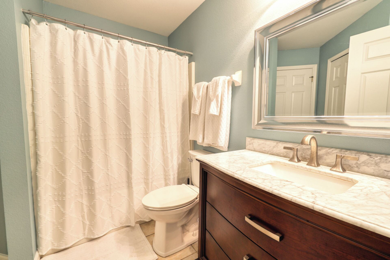 Bathroom 4, Robert's Classy Southern Dunes Holiday Home, Polk