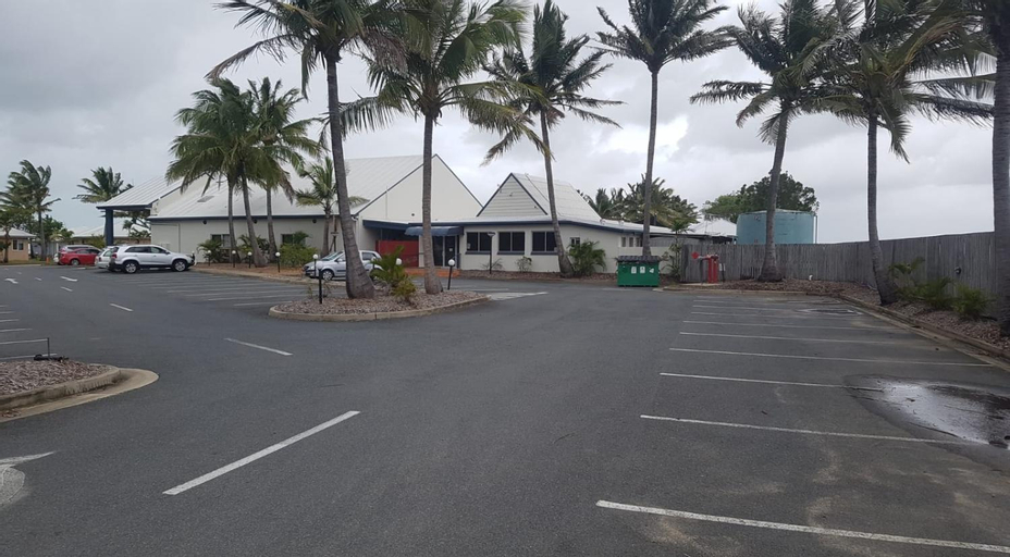 Exterior & Views 5, Sea View Villa. 2 bedroom. Sleeps 4. Free WIFI, Mackay - Pt A