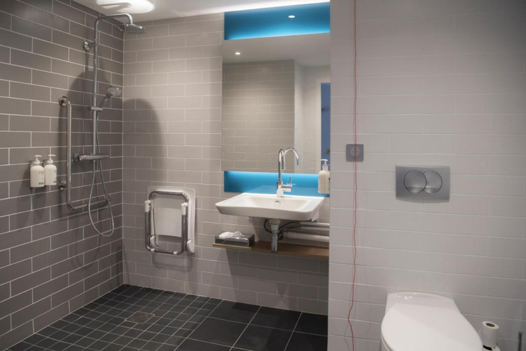 Bathroom 5, Holiday Inn Express CAEN - EPRON, Calvados