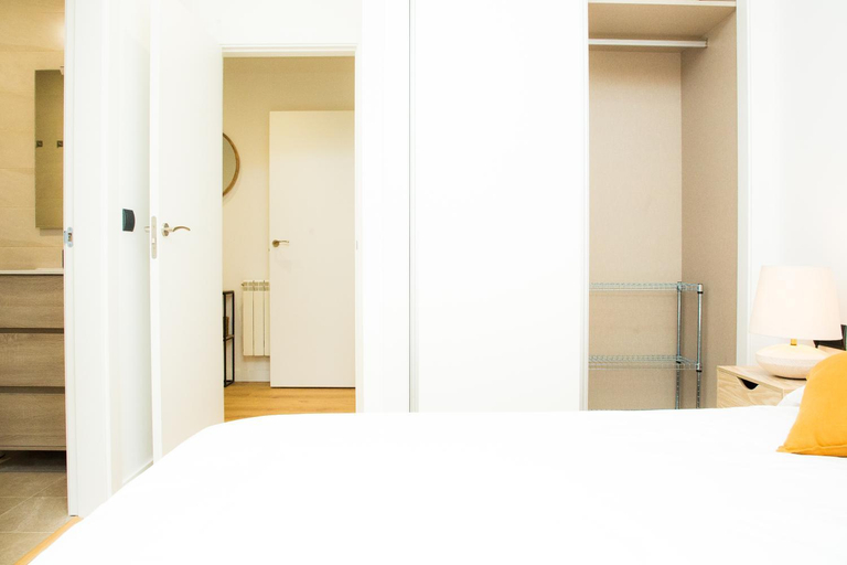 Bedroom 2, Luminoso Apto Nuevo - Zona verde-Apacible-Wifi-TV, Valladolid