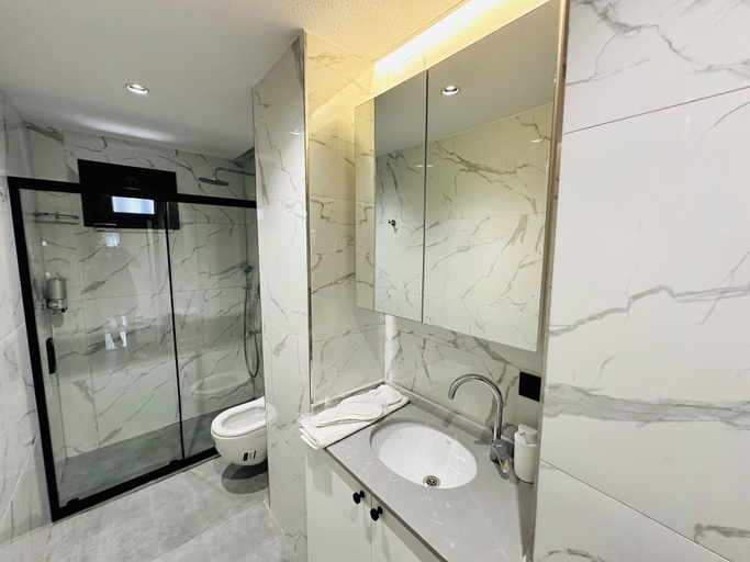 Bathroom 5, Rose Point Residence, Şişli
