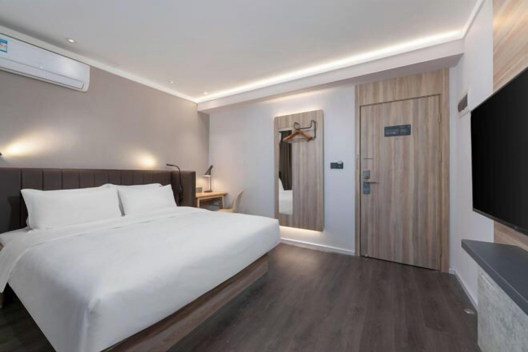 Bedroom 3, HanTing Hotel (Wafangdian Railway Station), Dalian