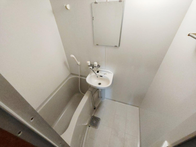 Bathroom 2, Nago Parkside Condominium TK Stay, Nago