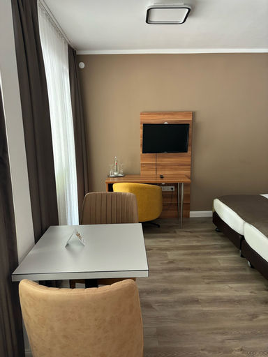 Bedroom 5, Hotel Schlangenbader Hof, Rheingau-Taunus-Kreis