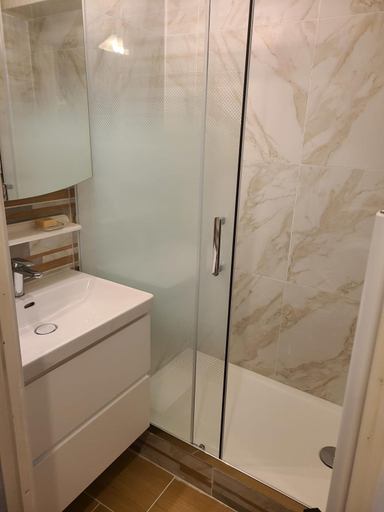 Bathroom, Le Chartreux de Saint Pierre de Chartreuse, Isère