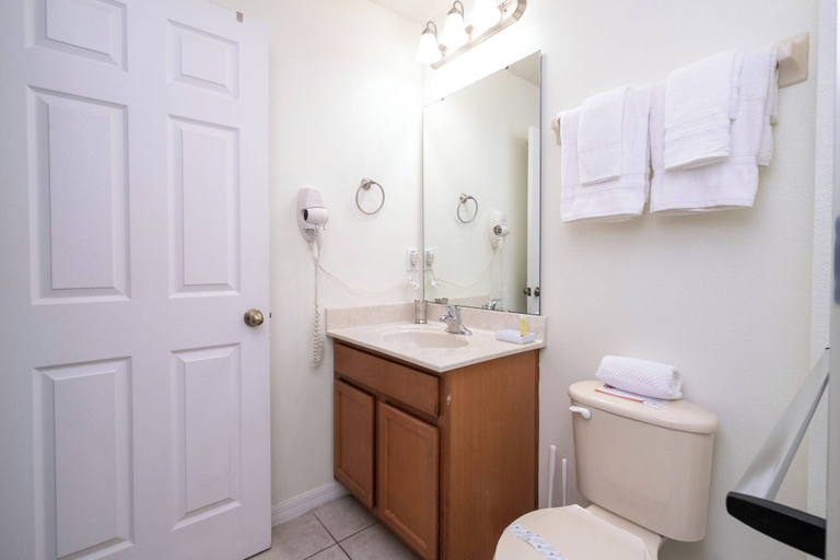 Bathroom 3, Lake View Home With Private Pool at Bella Vida 91, Osceola