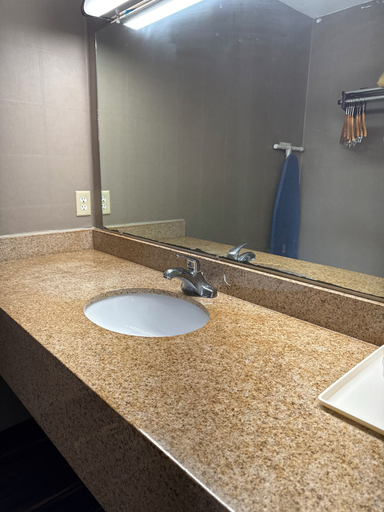 Bathroom 4, Econo Lodge Pocomoke City Hwy 13, Worcester
