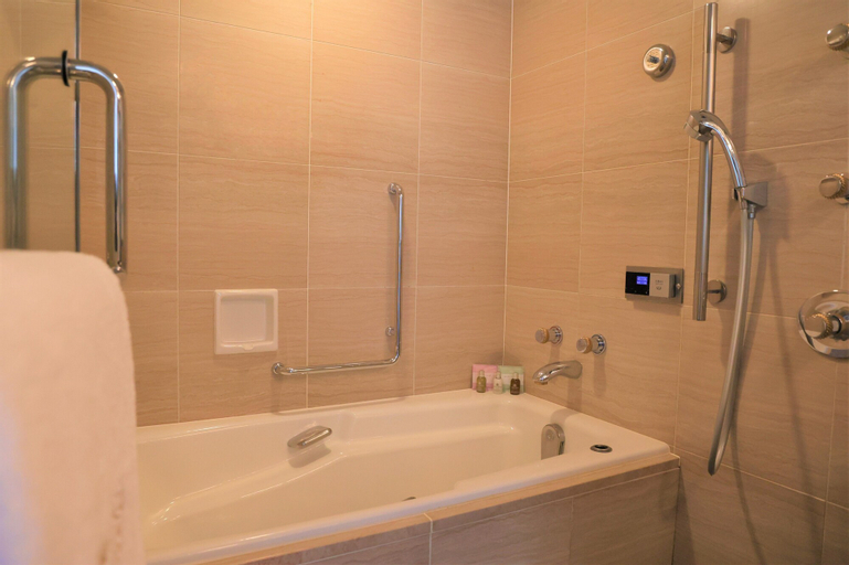 Bathroom 24