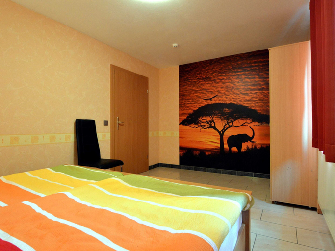 Others 5, Comfy Holiday Home in Burg Reuland With Sauna, Terrace, BBQ, Liège