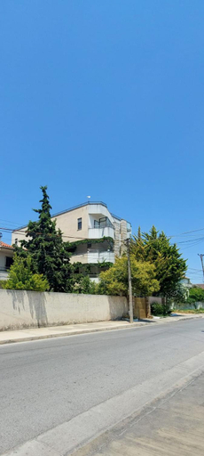 Others 4, Villa Madani, Durrësit