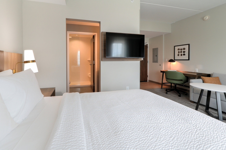 Staybridge Suites PIGEON FORGE - SMOKY MTNS - Tap to explore photos