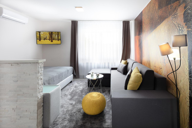 Others 2, Trend Apartmanhaz -Vizslas, Salgótarján