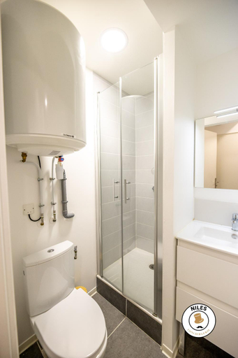 Bathroom 5, AUSTUDIO, Pyrénées-Atlantiques