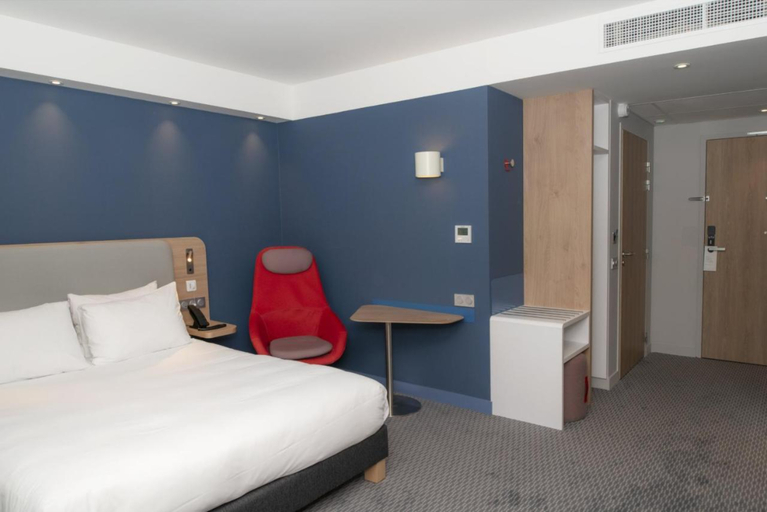 Bedroom 2, Holiday Inn Express CAEN - EPRON, Calvados