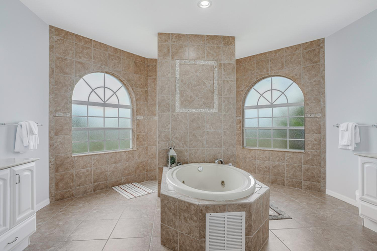 Bathroom 4, Serene Place 2, Lee
