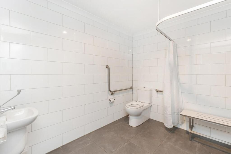 Bathroom 3, Allara Motor Lodge, Gr. Bendigo - Inner North
