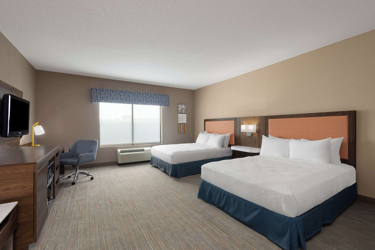 Bedroom 3, Hampton Inn & Suites Harrisburg/North, Dauphin