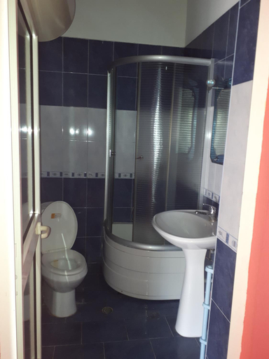 Bathroom 5, Hotel Meteor, Shkodrës