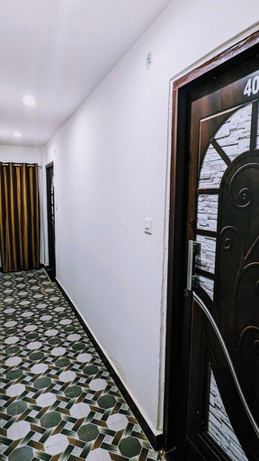 Others 4, Hotel Jee, Varanasi