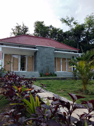 Exterior 1
