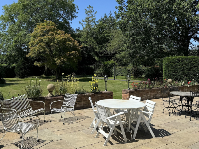 Food & Drinks 4, Hookwood Lodge, Surrey