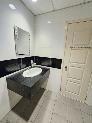 Bathroom 3, Sky Hive Cozy Apartment Suite, Georgetown, Penang Island