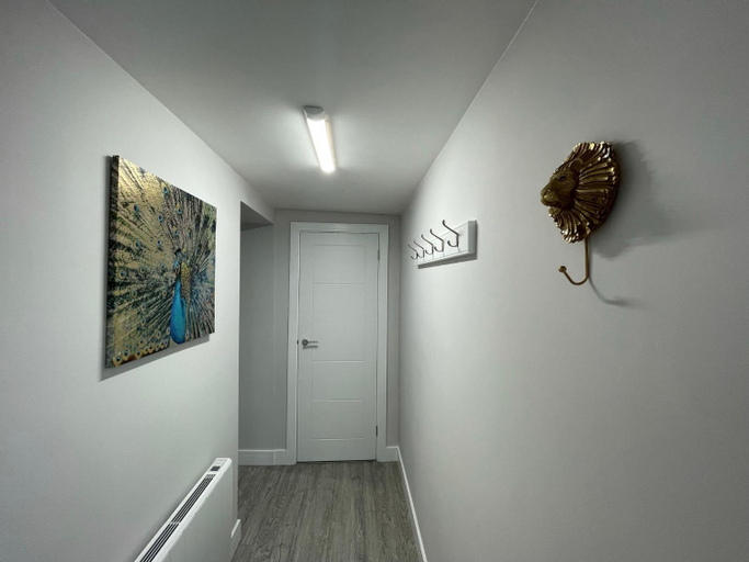 Others 5, The Jungle Apartment - by Coastline Retreats - Jungle Themed Garden Apartment - Outdoor Bath - Next , Bournemouth