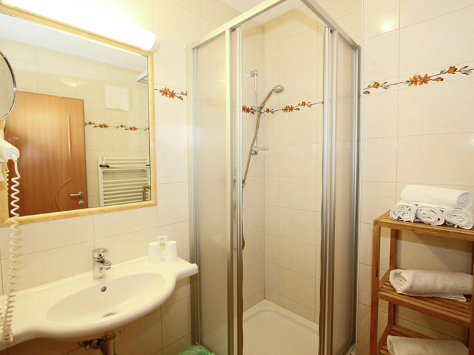 Bathroom 5, Apartment in Kaltenbach Near Ski Lift, Schwaz