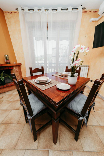 Dining Room 7