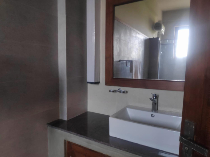 Bathroom 3, Sooriya Wessagiri Resort, N. Palatha Central