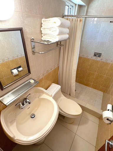 Bathroom 4, Hotel Andros, Colón