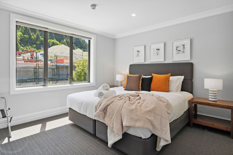 2-BEDROOM PENTHOUSE APARTMENT - THE BEACON 1004, Queenstown-Lakes